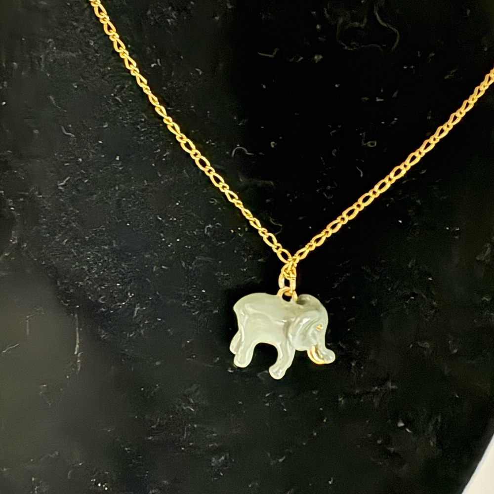 J. Crew Gray Gold Tone Lucky Elephant Pendant Necklace 13” Long - Picture 2 of 7